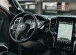 Dashboard met navigatiescherm als voorbeeld van een moderne boordcomputer in de auto