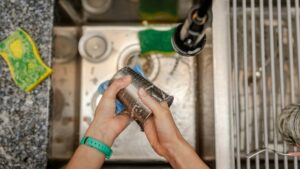 Afwassen en reinigen van materialen volgens HACCP systeem uitleg om hygiëne en voedselveiligheid te waarborgen