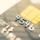 Close-up van een creditcard met chip.