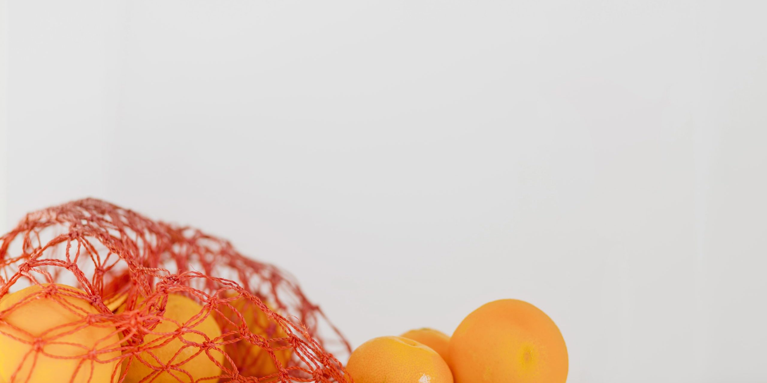 mandarijnen in een rood net