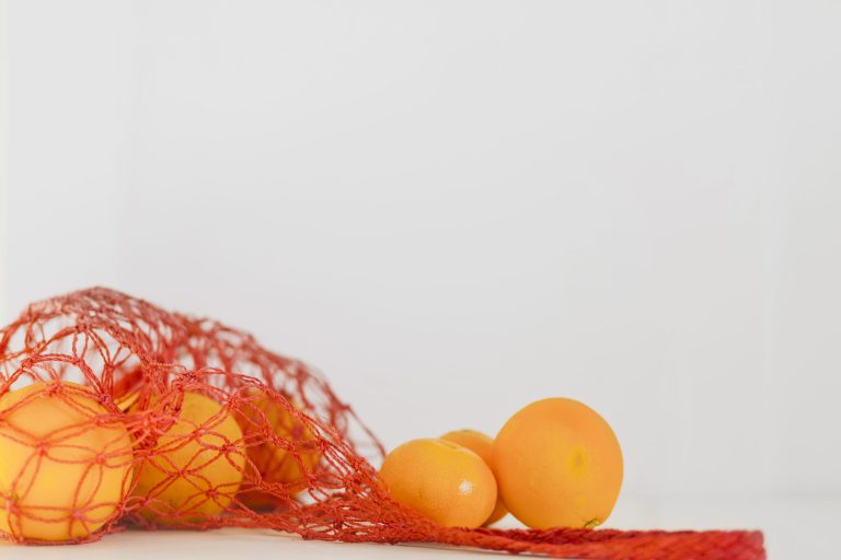 mandarijnen in een rood net